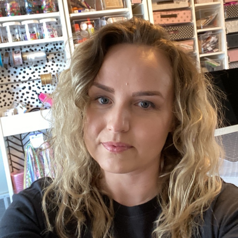 Meet your Posher, Holly